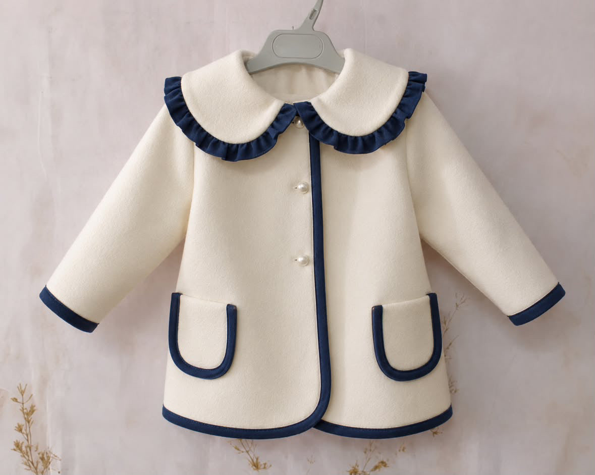 RB cream with navy details short coat