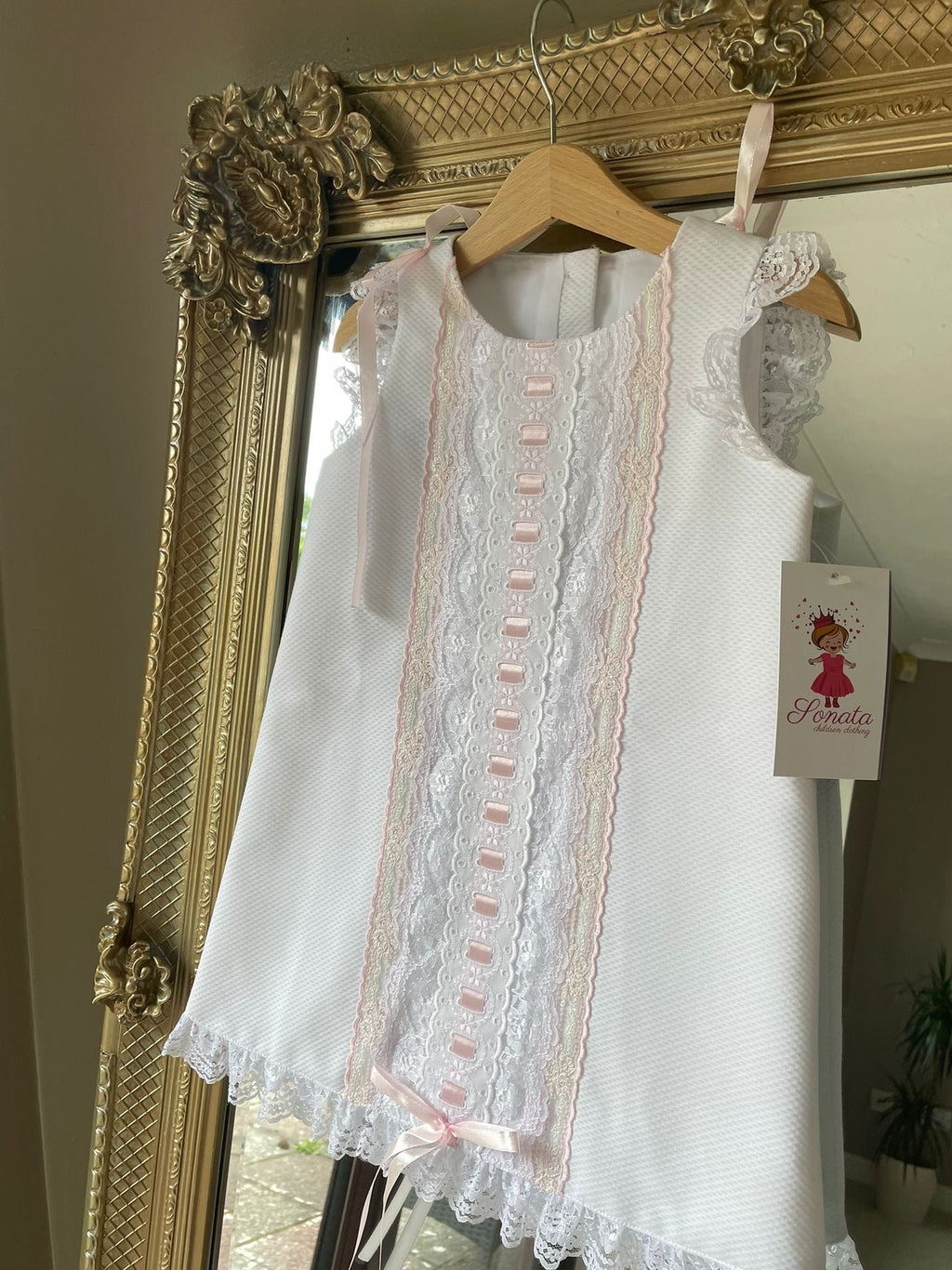 RB aline lace