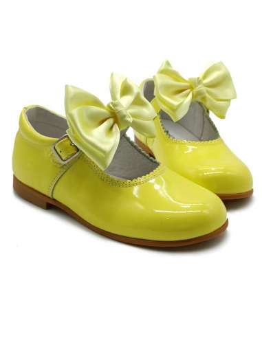 Mary Janes with detachable bows