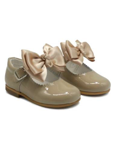 Mary Janes with detachable bows
