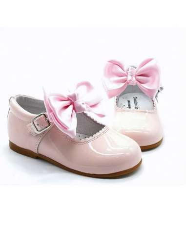 Mary Janes with detachable bows