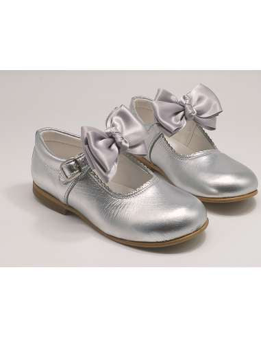 Mary Janes with detachable bows