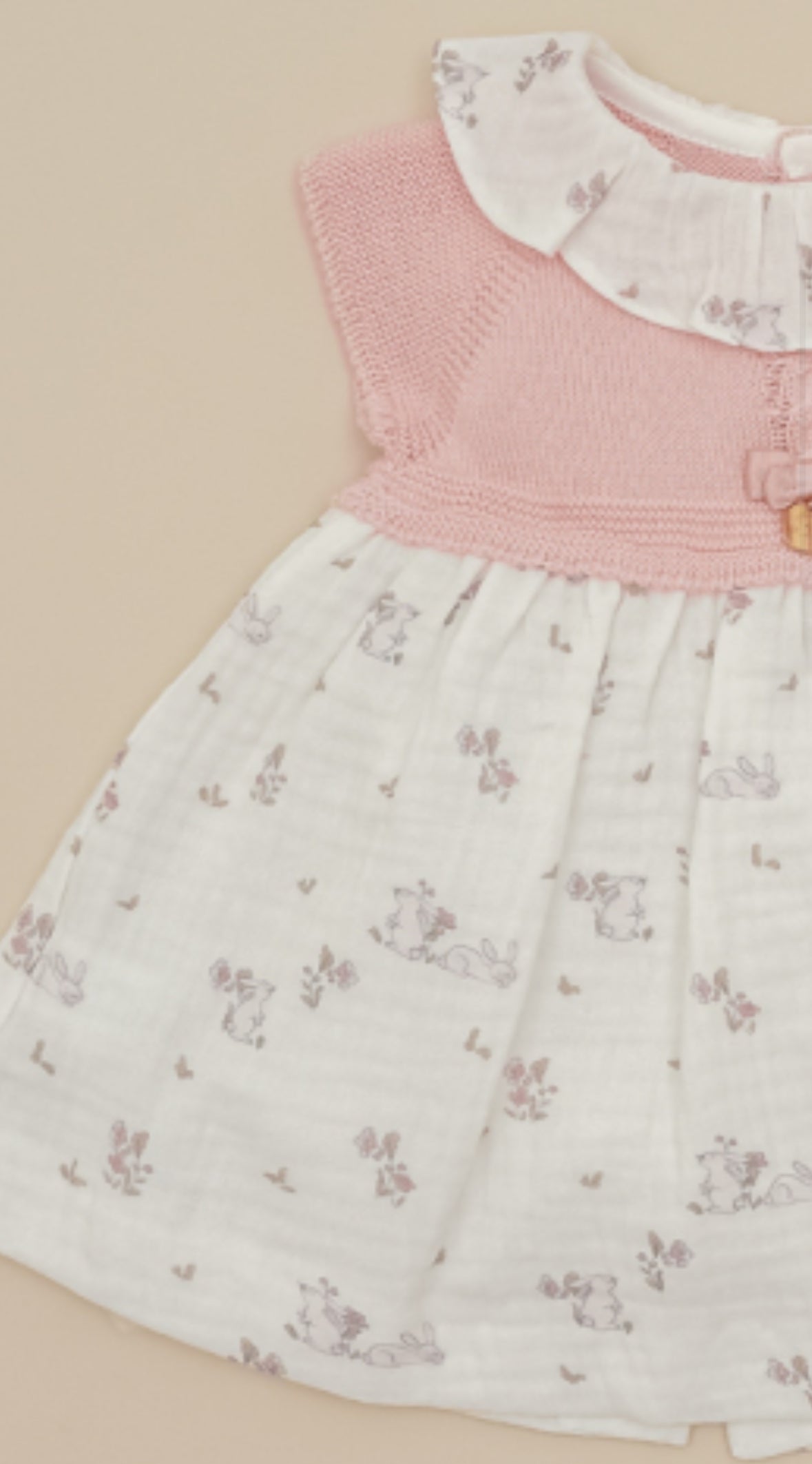 Bunny ruffle collar