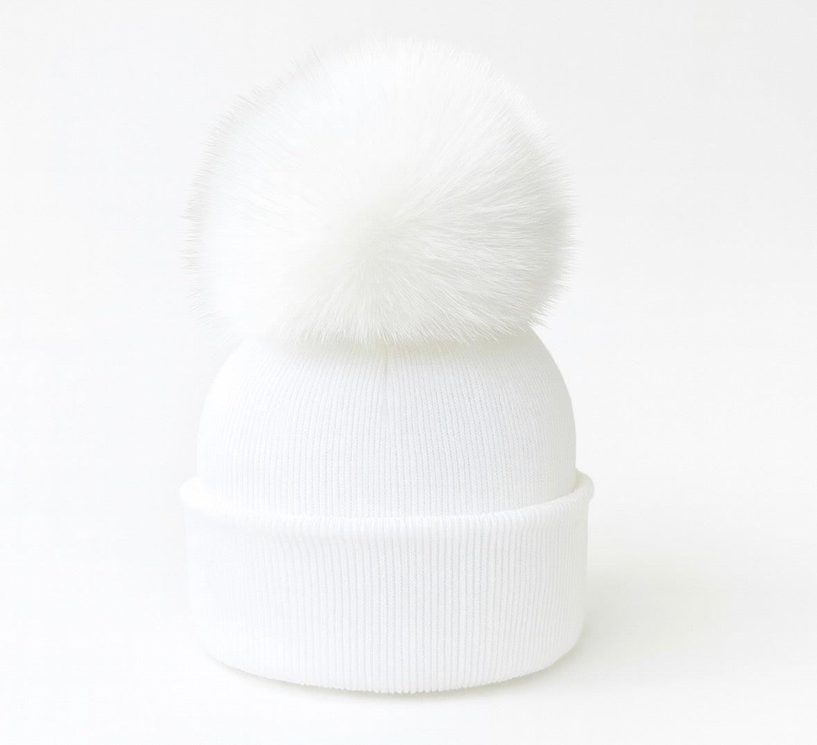 Single pom Pom hat