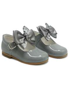 Mary Janes with detachable bows