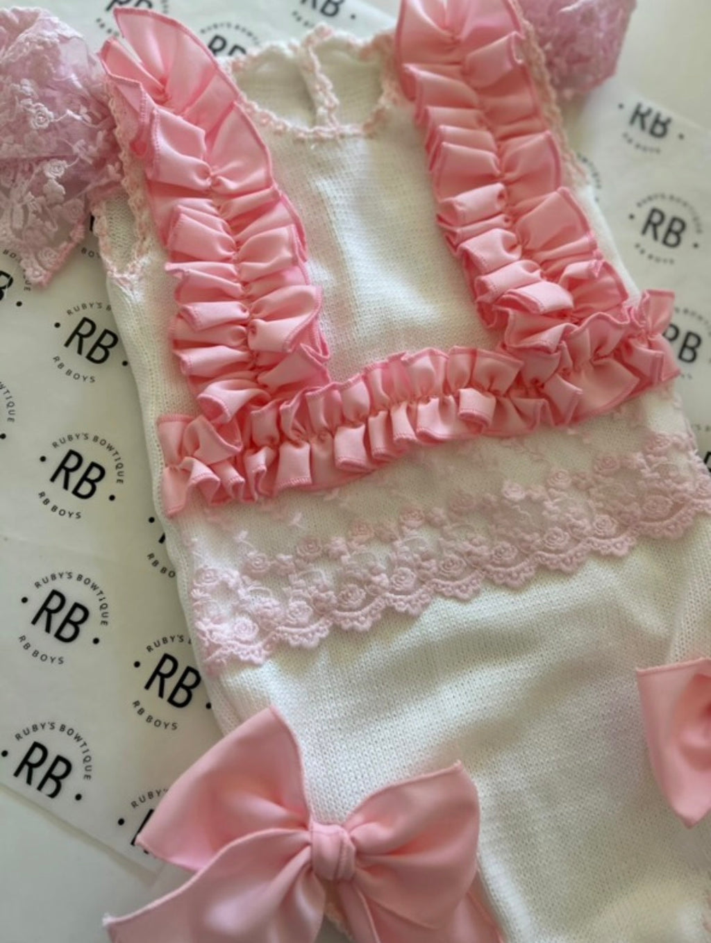 Baby knitted Ela pink and white set
